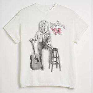 NWOT Urban Outfitters Dolly Parton ’83 Tour Graphic Tee Size Small